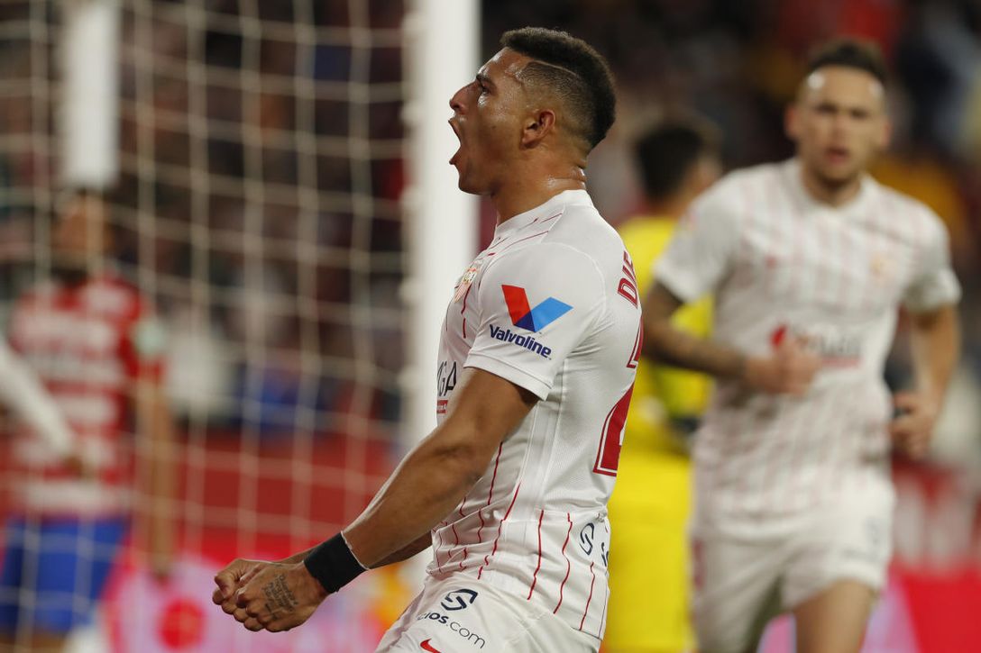 Diego Carlos, ante una nueva ofensiva del Newcastle