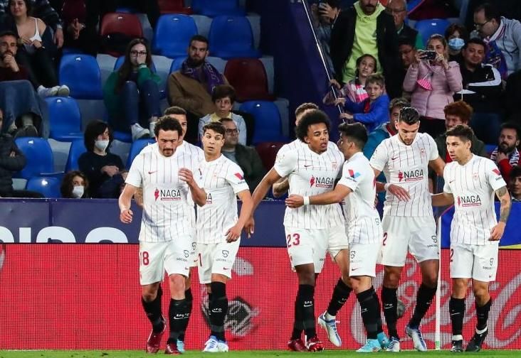 Levante-Sevilla FC (2-3): Empeñado en sufrir, esta vez, al menos, para bien