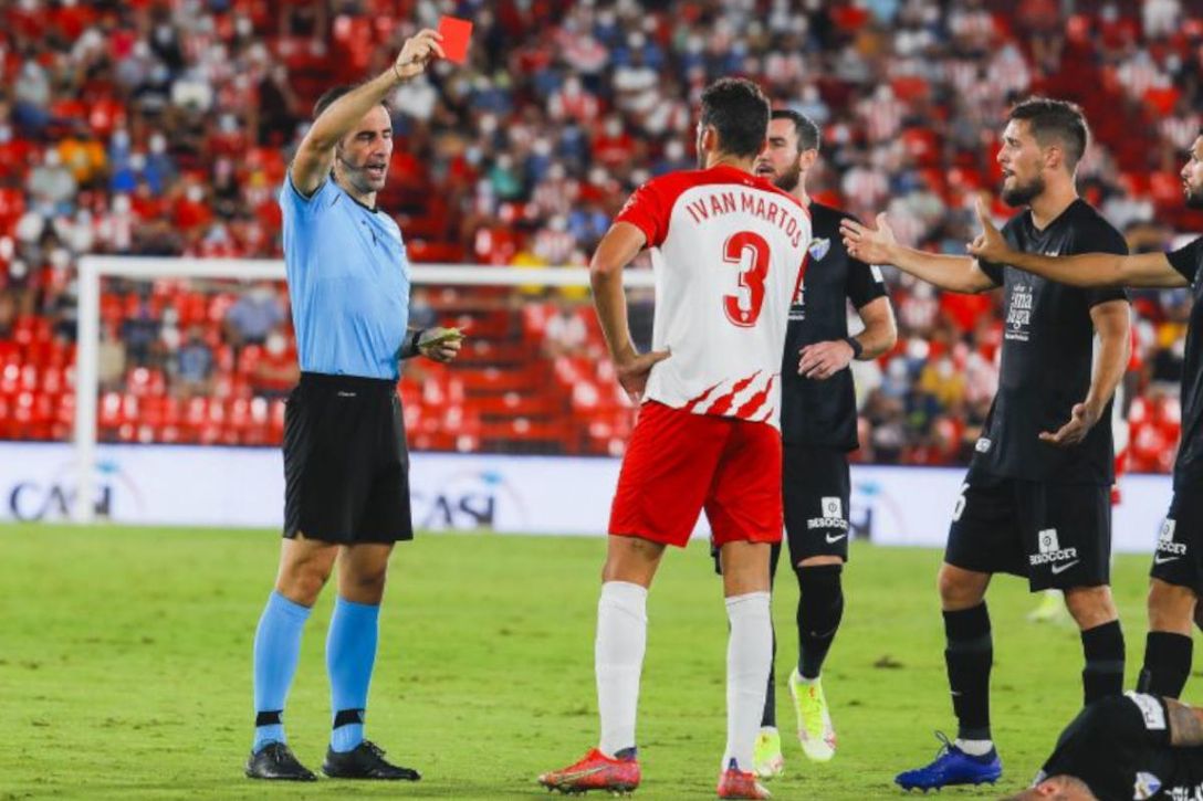 Un colegiado vasco para el próximo Almería - Sporting