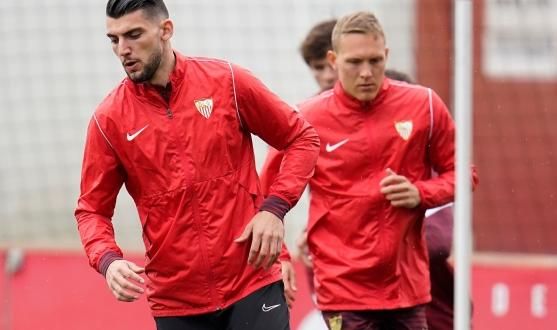 Sesión bajo la lluvia y dos días de descanso para la plantilla del Sevilla