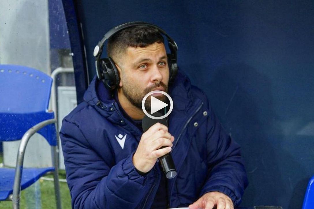 Un nuevo 'show' de Juan Ardentía... ¡En inglés!