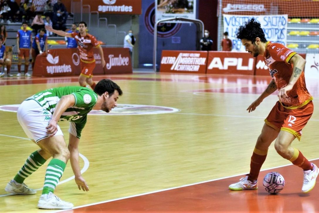 El Betis, a 7 segundos de la machada (2-2)