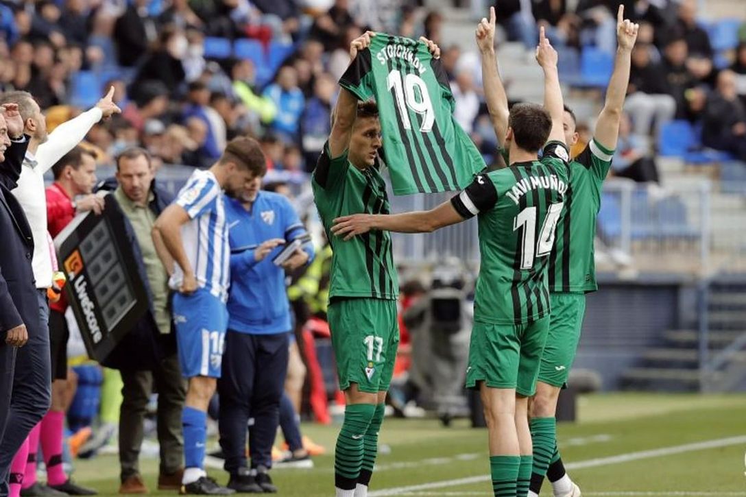 Málaga 1-3 Eibar: El líder sonríe en la Costa de Fran Sol