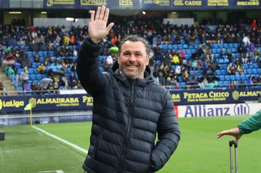 Rompió con el Betis, fracasó en la Premier y ahora Sergio lo ha recuperado para la élite en el Cádiz