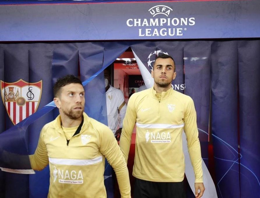 El Papu Gómez se moja y sorprende con su tajante opinión del estilo de juego del Sevilla, la polémica arbitral, la plaga de lesiones...