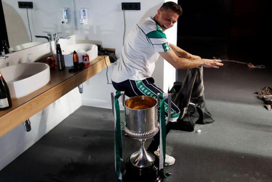 La crónica tragicómica de la final de Copa: Joaquín, 'acojonado' al acordarse de Corea, las lágrimas de sus hijas y el próximo reto del Betis