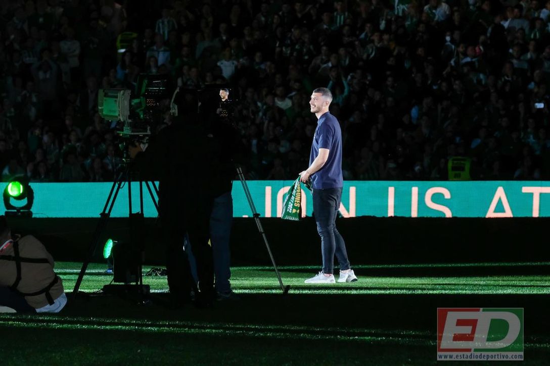 Lo que hay detrás de las caras de Guido y la directiva del Betis en la celebración copera