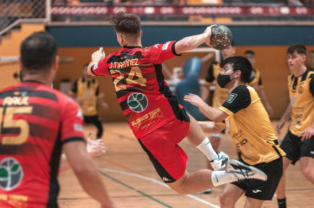 El Helvetia BM Prointegrada vuelve a la senda de la victoria (28-21)