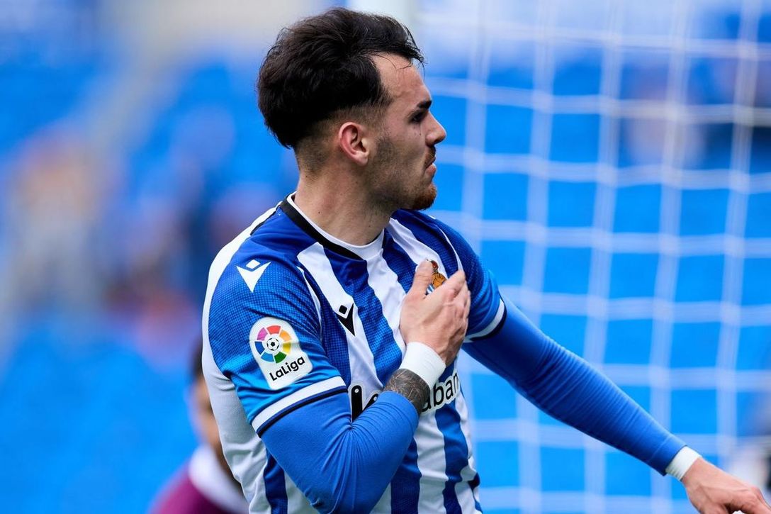 Una grave lesión cortó su posible fichaje por el Betis y ahora puede revivir una rivalidad histórica de LaLiga