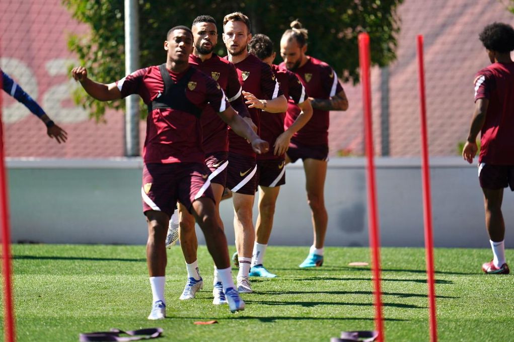 Martial y Koundé se apuntan para Villarreal