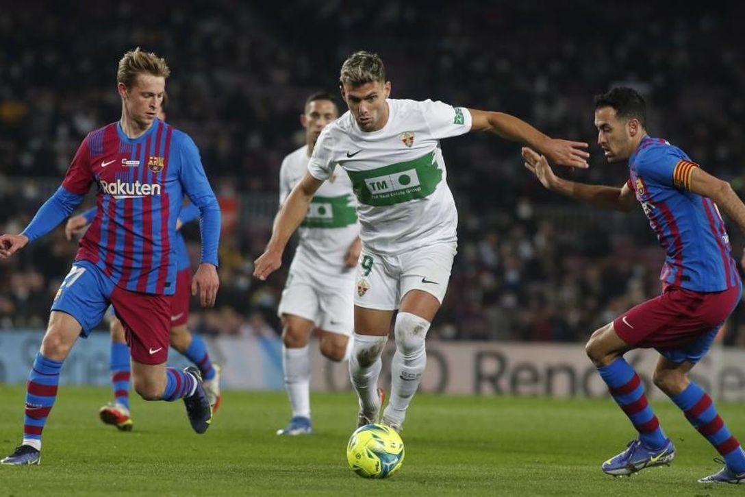 En Elche ya calculan su límite salarial tras la venta de Lucas Boyé al Sevilla