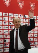 Bochini: "Guardaré este 'One Club Man' en el mejor lugar de mi vitrina"