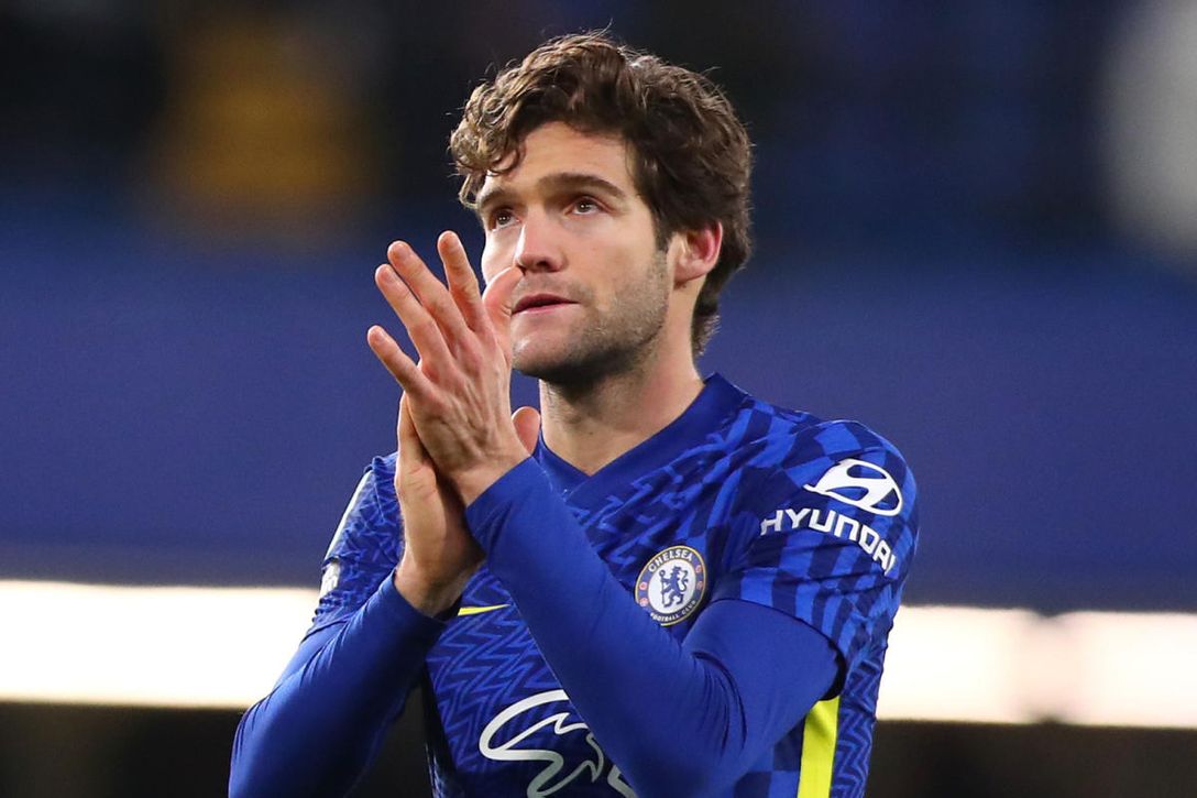 Las razones que pueden dificultar el fichaje de Marcos Alonso por el Barcelona