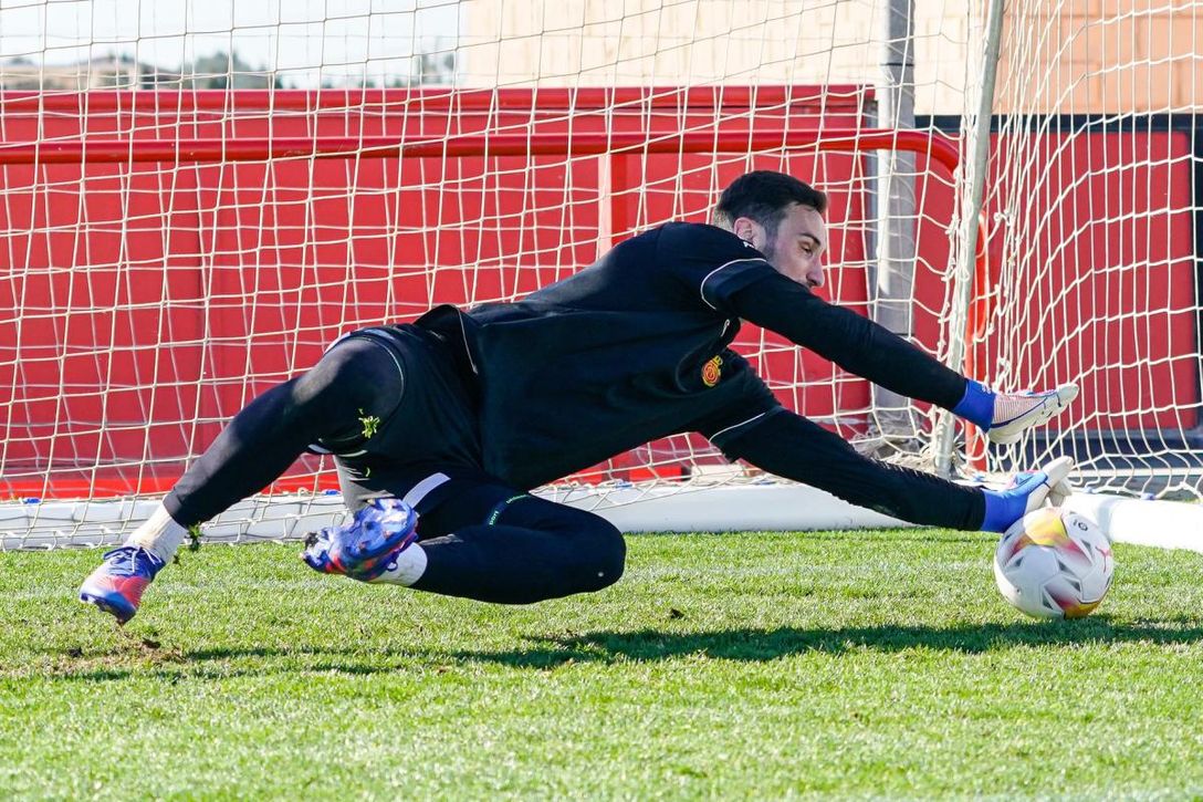 El Vía crucis de Sergio Rico en Mallorca