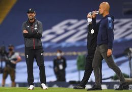 Klopp discrepa de Guardiola en que todos en Reino Unido apoyen al Liverpool