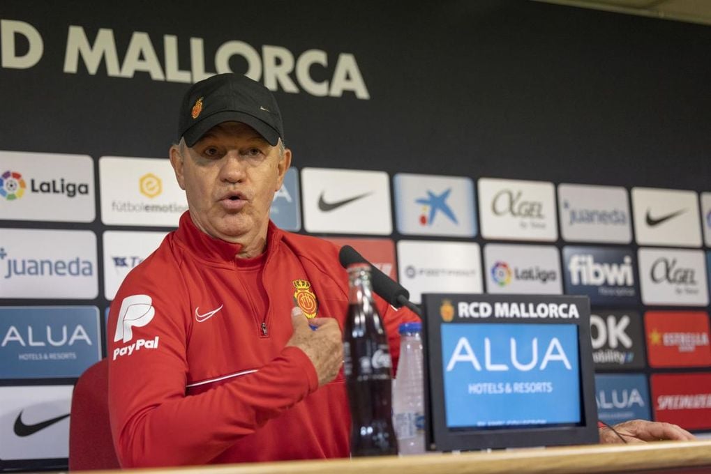 Aguirre cita a 24 jugadores y prescinde de Fer Niño ante el Sevilla
