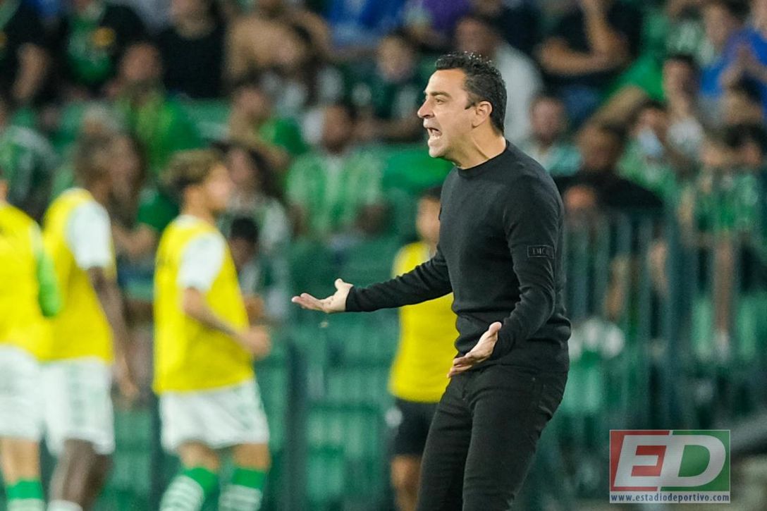 Hastiado con Koeman, ahora Xavi le da su bendición tras casi salvar al Granada