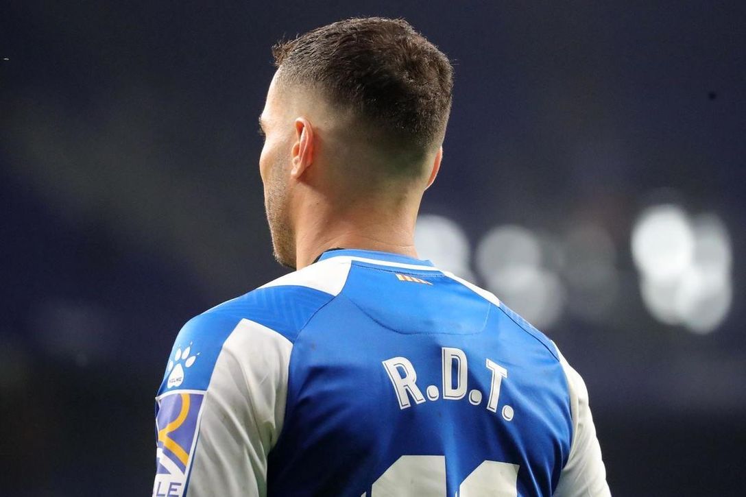 El entorno de Raúl de Tomás aclara su futuro