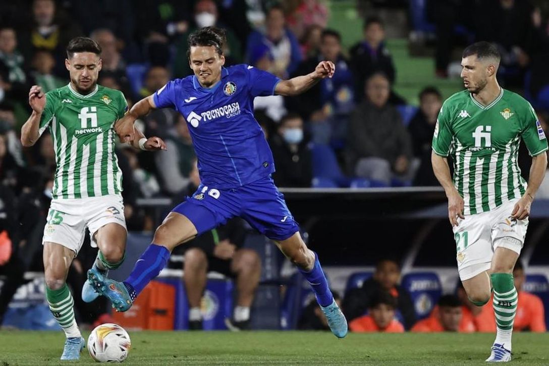 Enes Ünal, seducido por el beticismo