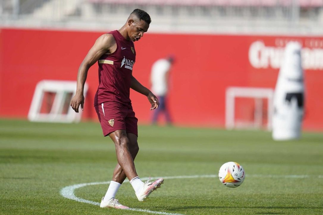 La alegría de Fernando por volver a entrenarse con el grupo tras pasarlo "muy mal" viendo sufrir al Sevilla