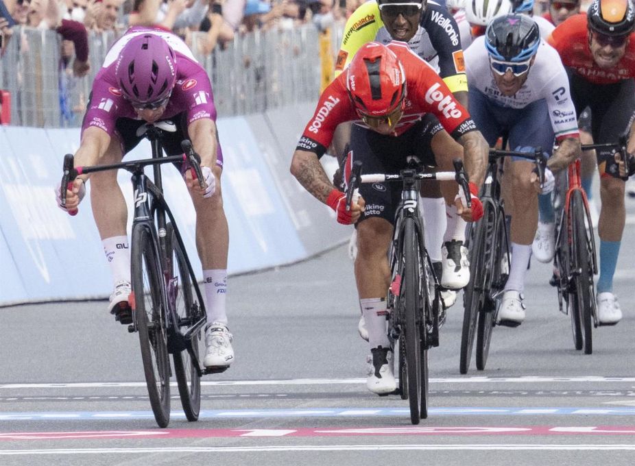 Caleb Ewan no sale en la duodécima etapa del Giro