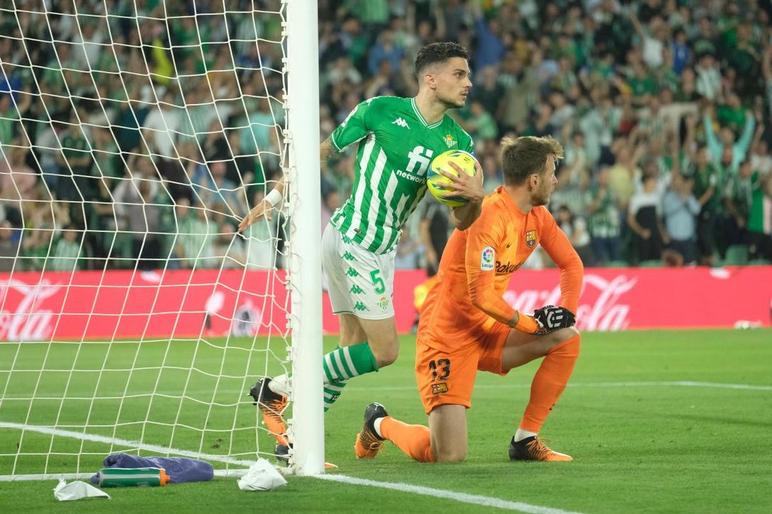 Bartra: de la llamada a Bellerín a su título "más especial", gracias a quien "inculcó ganar" al Betis