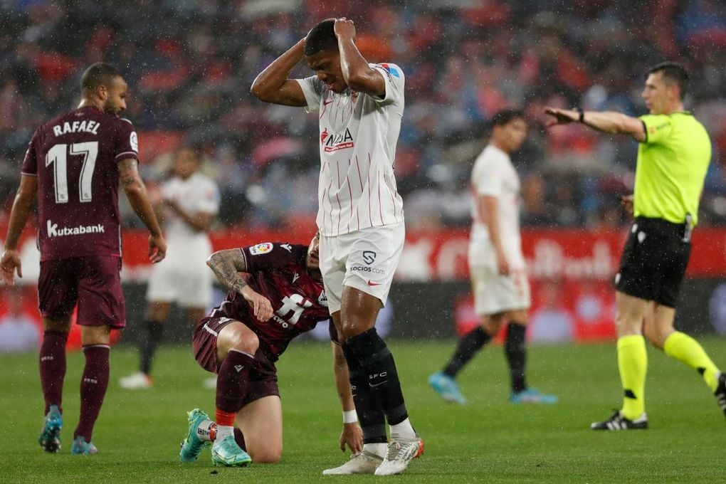 El sonado fiasco del Sevilla con Martial: un gol, una asistencia, tres lesiones y una 'despedida a la francesa'