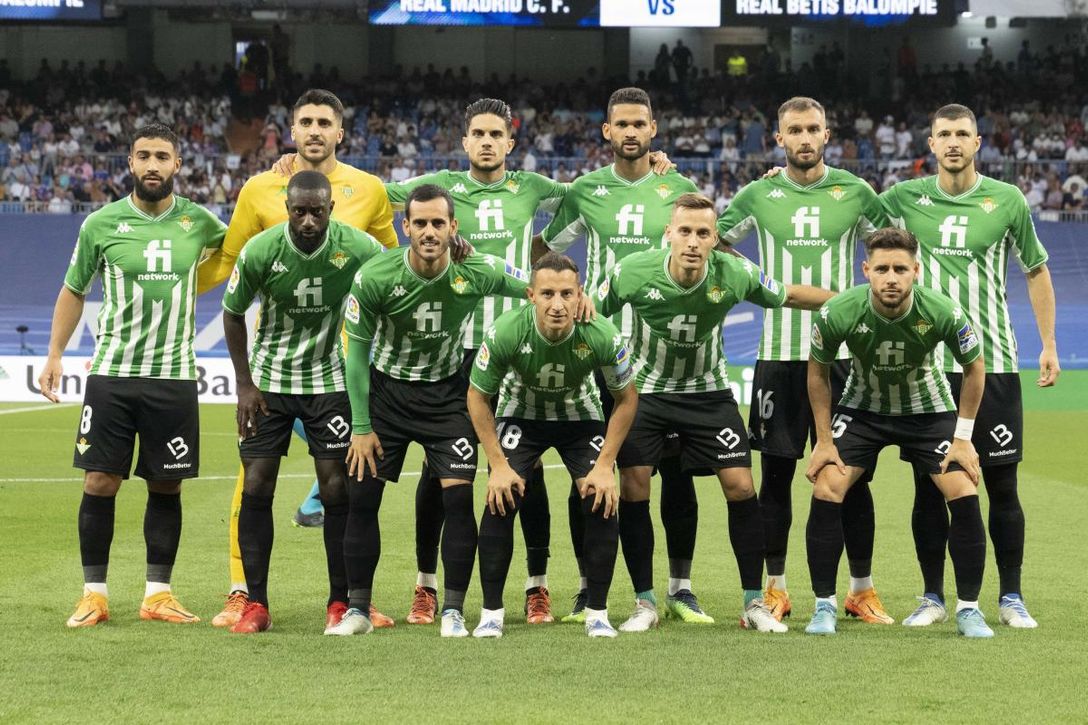 El pantalón negro volvió al Betis para quedarse: Hummel lo hará fijo en la primera equipación 22/23