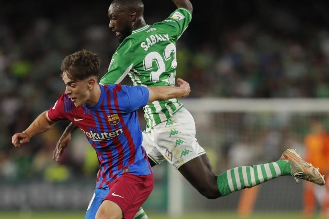 De la cantera del Betis a brillar en la elite siendo de los peor pagados de la plantilla