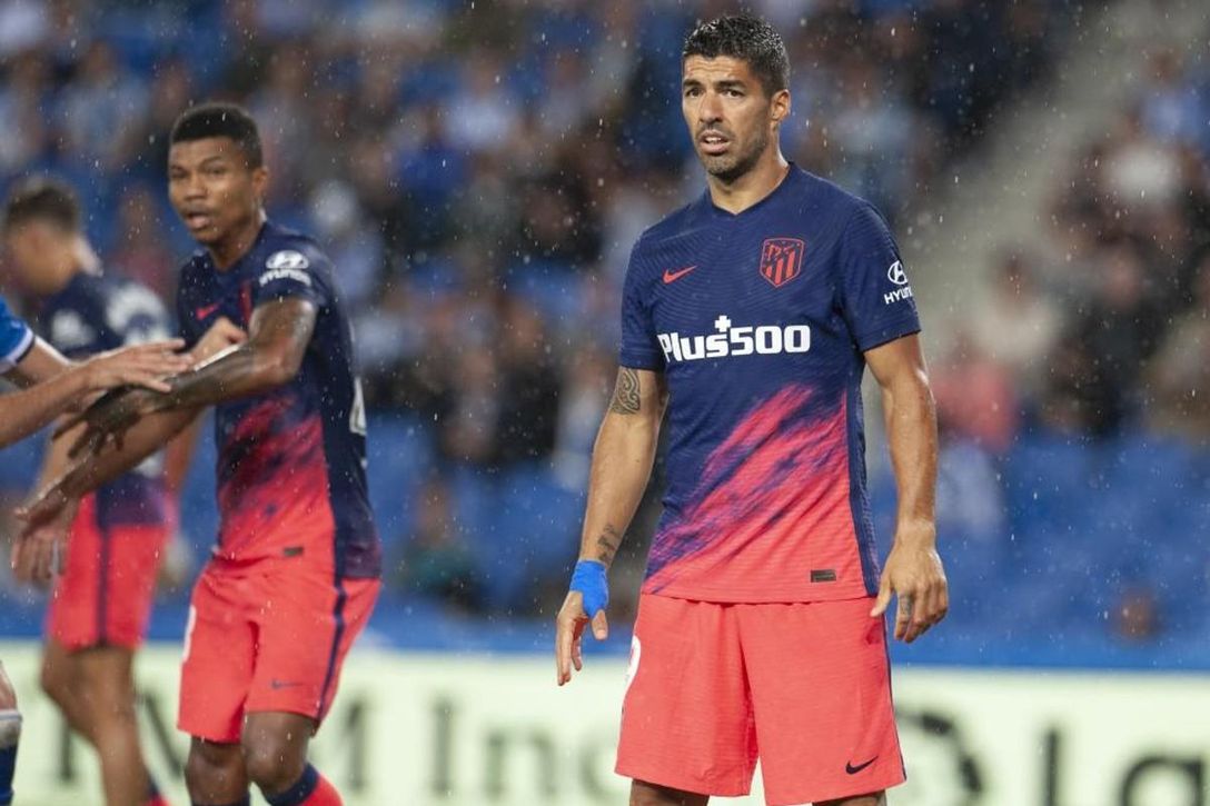 Luis Suárez, vinculado con el Sevilla, está "analizando propuestas" de LaLiga