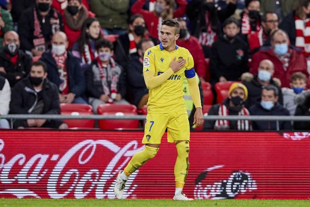 Vizcaíno pone contra las cuerdas a Salvi