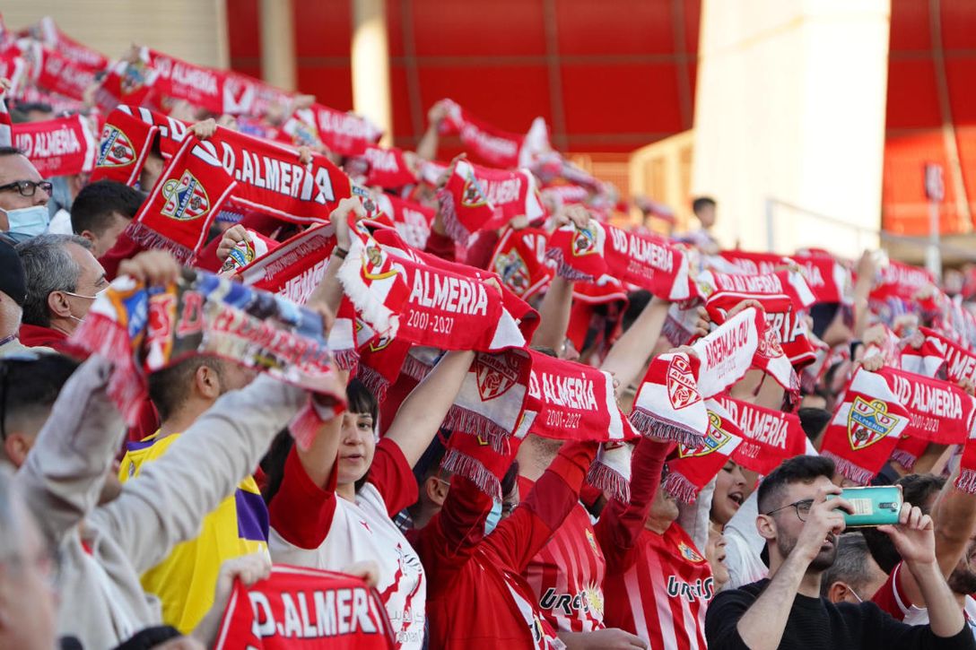 Movilización histórica de la afición del Almería para llenar Butarque