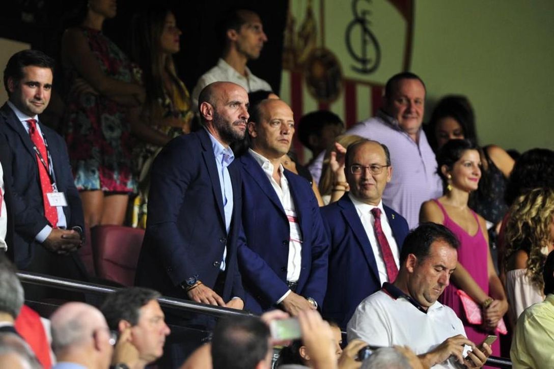 Monchi, pendiente del Cádiz, reconoce que llegó tarde al último partido del Sevilla