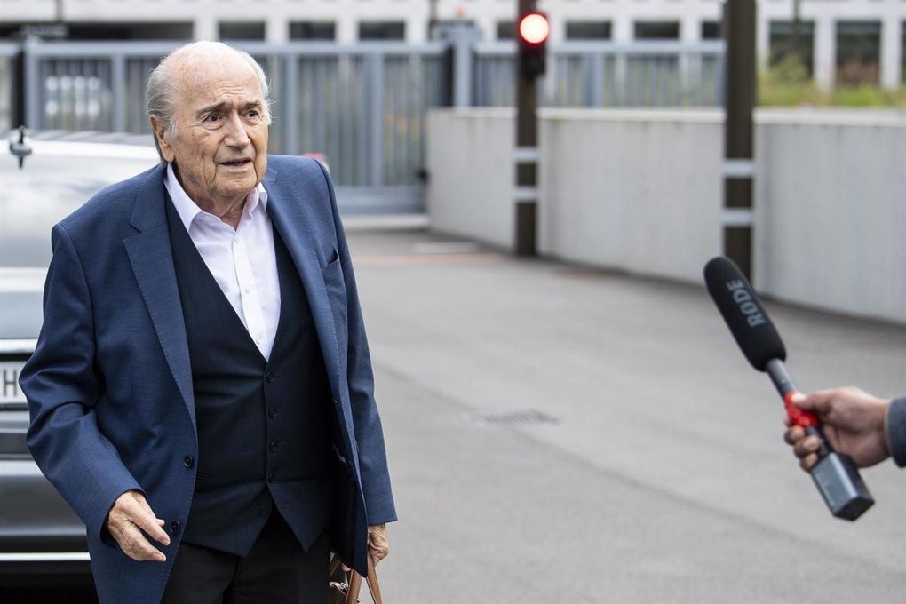 Blatter, "muy orgulloso como Socio de Honor" del Real Madrid
