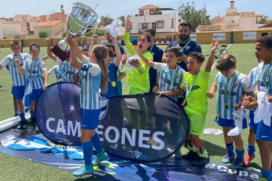 El Málaga vence al Sevilla y se proclama campeón de Andalucía