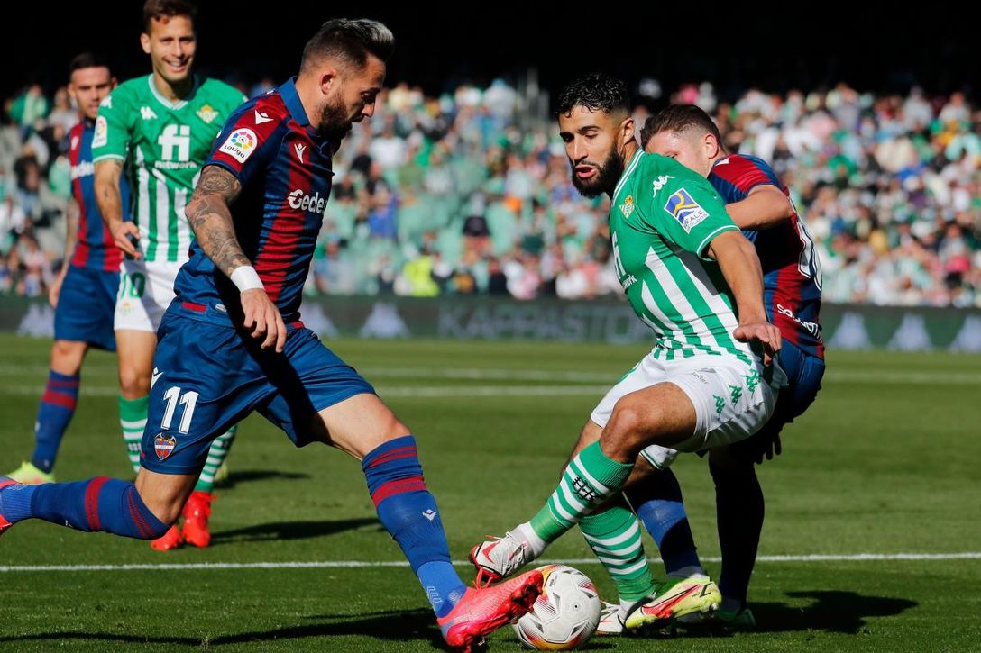 Pepelu y Morales, tentado por el Betis, piden más tiempo para responder y su tardanza inquieta al Levante