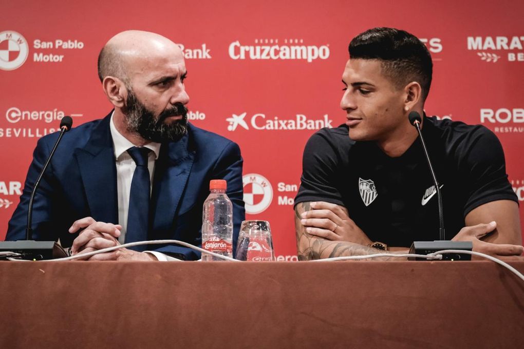 Las cifras de Diego Carlos y su posible sustituto en el Sevilla: "Cuando vino no lo conocía nadie y al que llegue por él, tampoco"