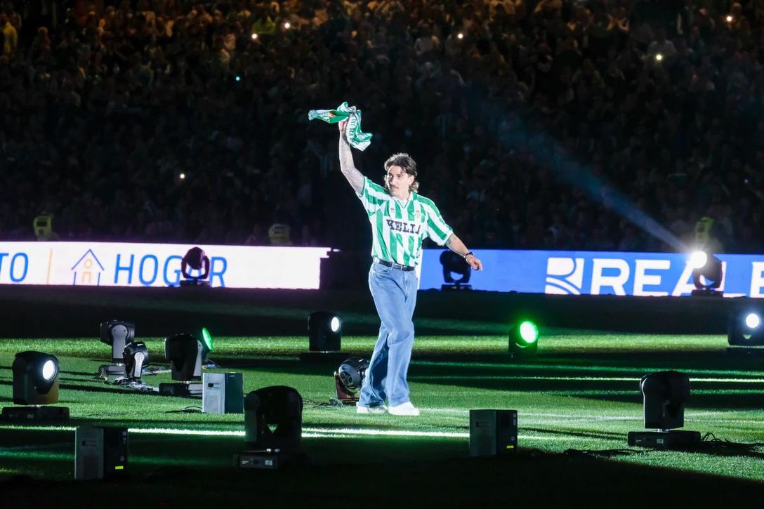 Se auto invitan a la historia de amor entre el Betis y Bellerín