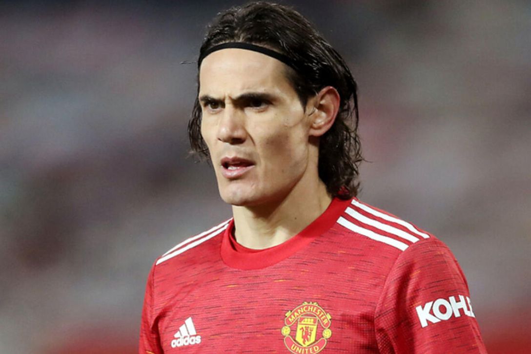 El entorno de Cavani no cierra la puerta al Almería pero niega contactos