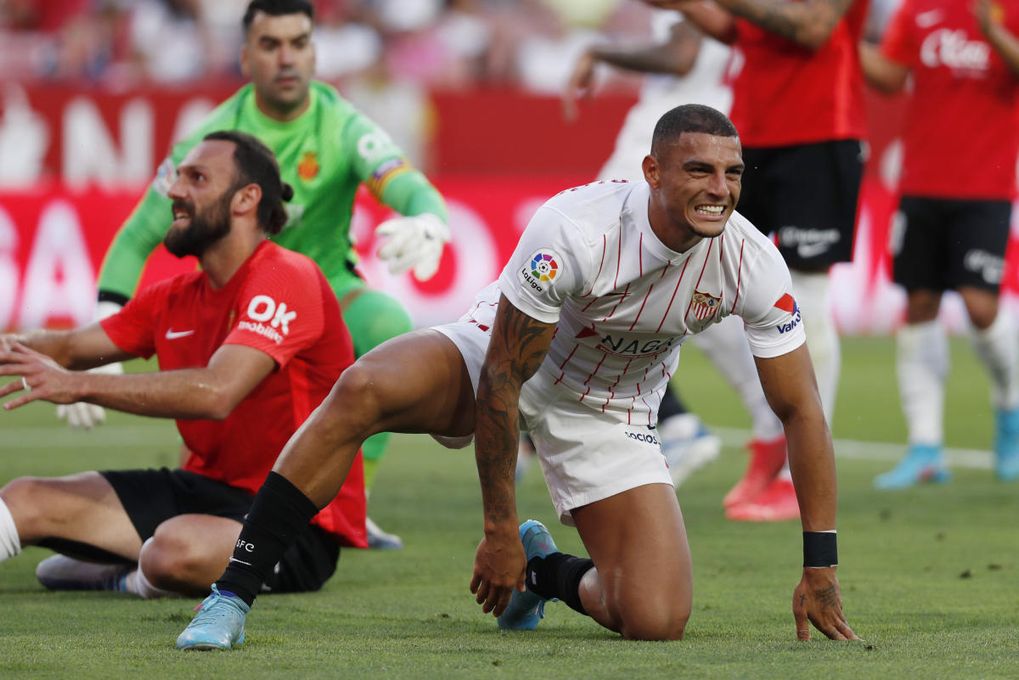 El desorbitado sueldo que cobrará Diego Carlos en el Aston Villa, inalcanzable para el Sevilla