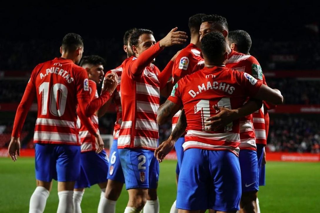 Pretendido por el Cádiz, y veraneando en Cádiz...