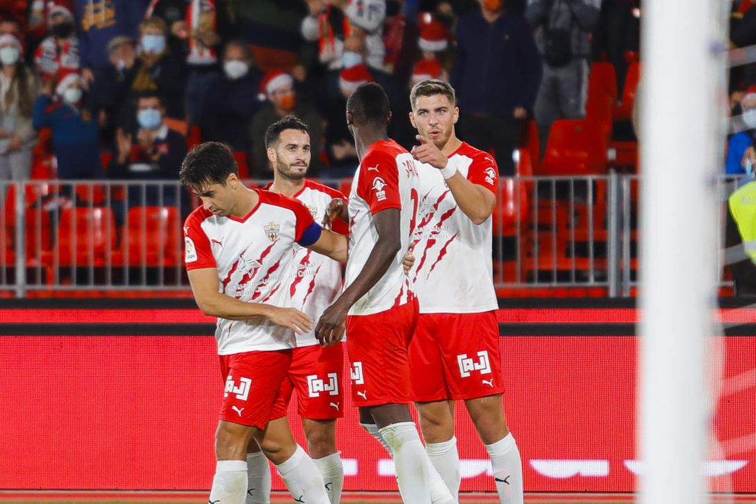 Un fichaje de altura: el Almería se asegura el centro de la defensa