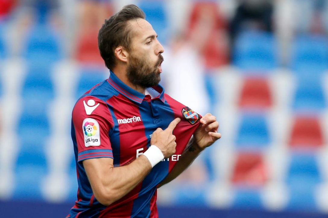 Morales prende un polvorín en el Levante pero seguirá jugando en el Ciutat de Valencia en la 22/23