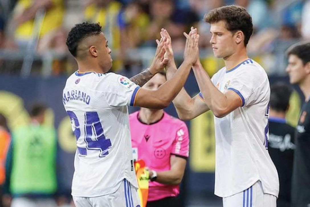 Ancelotti lo quiere como recambio de Benzema y el Cádiz lo contempla como opción