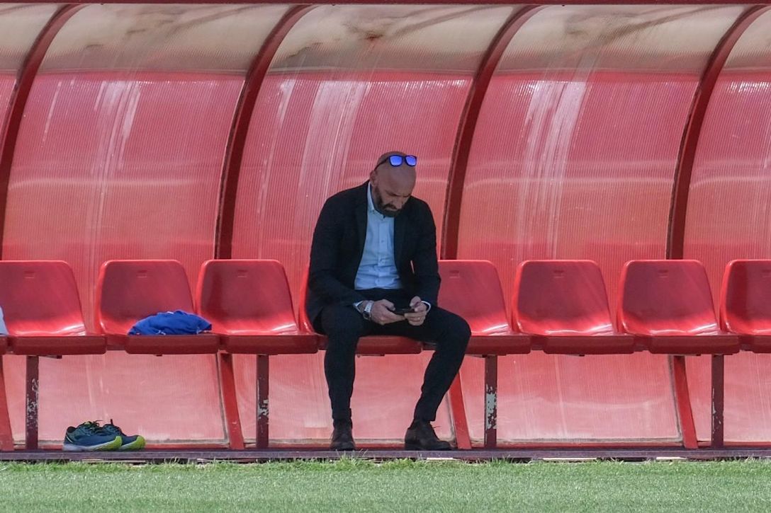 El central por el que ya negocia Monchi y las "facilidades" del Sevilla