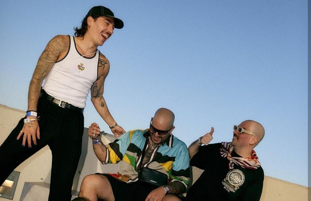 El aplaudido y sevillanísimo 'look' de Bellerín mientras espera el acuerdo entre Arsenal y Betis