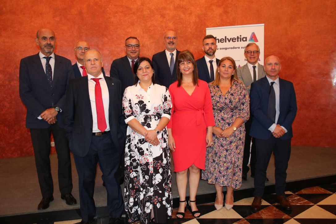 Helvetia Seguros entrega sus diplomas a los agentes del programa 'Graduados Helvetia'