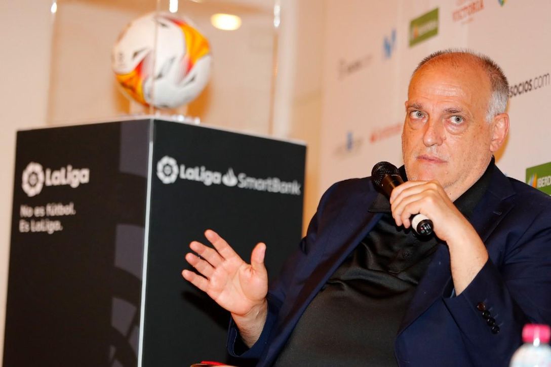 Tebas ataca al Barça y pone como ejemplo... al Betis