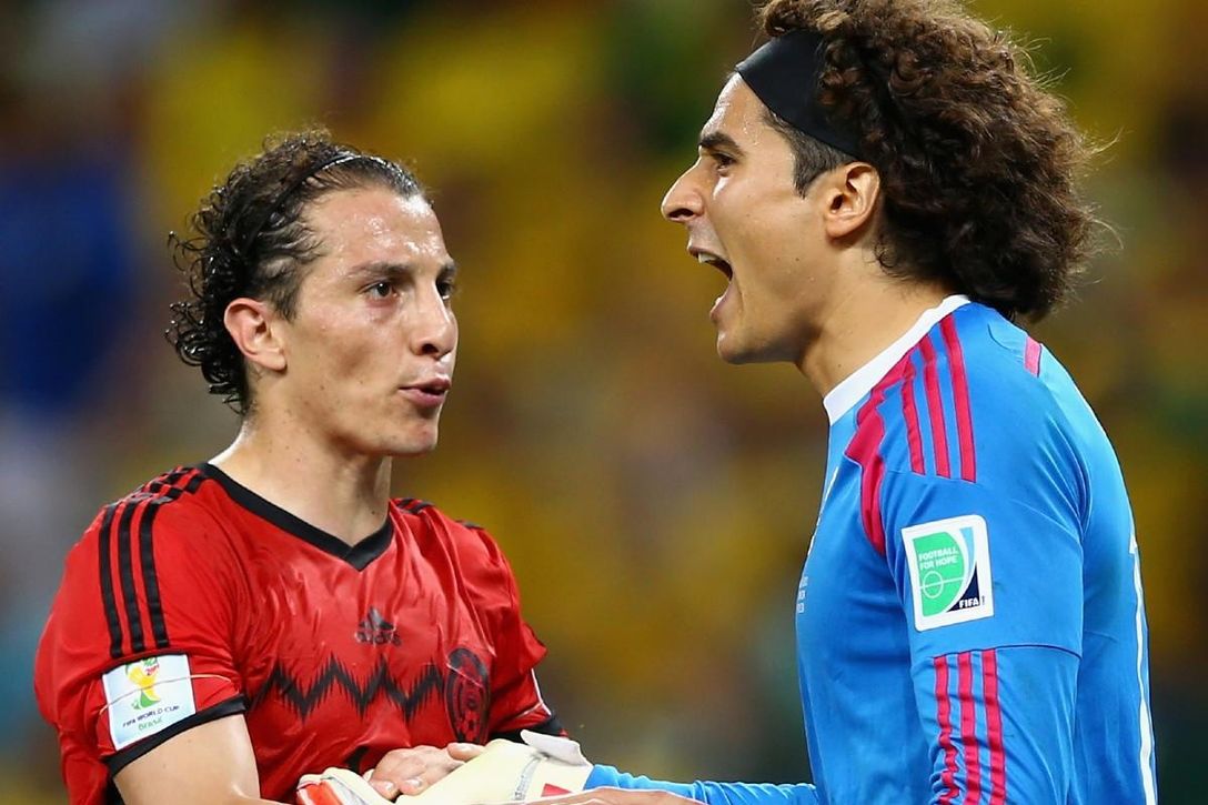 Héroe en el Mundial 2014, no superó las expectativas en Málaga y Granada, pero está cerca de regresar a LaLiga