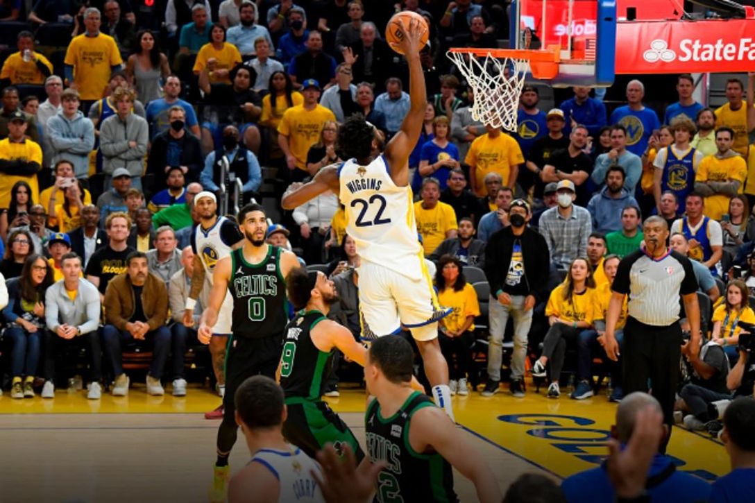 Los Warriors acarician el anillo